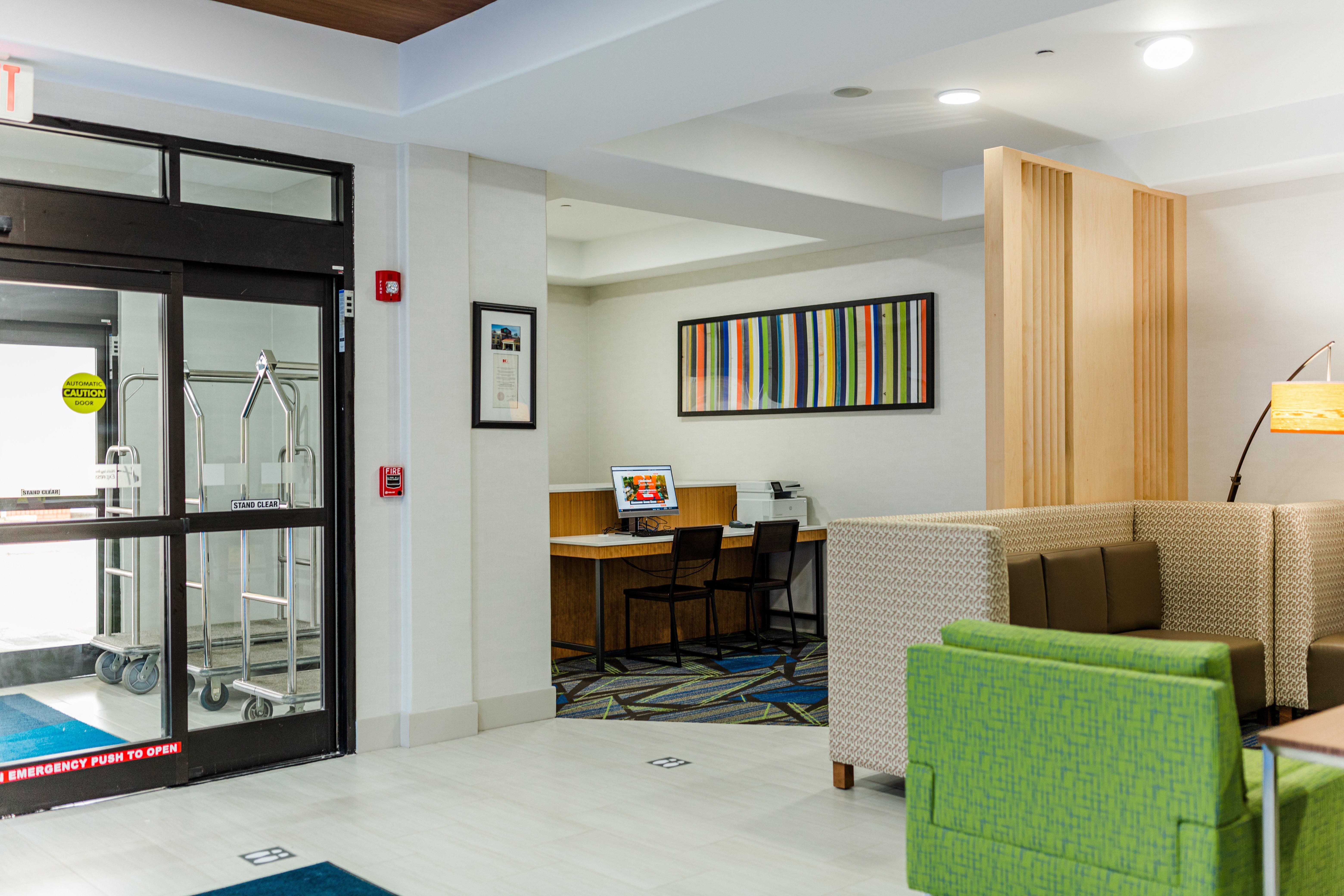 Holiday Inn Express Hotel & Suites Greenville, An Ihg Hotel Extérieur photo